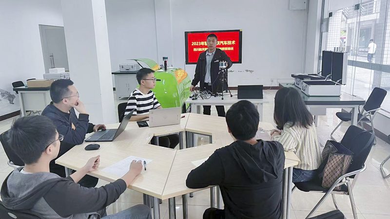 行业现状：技能培训市场蓬勃发展，加盟需谨慎